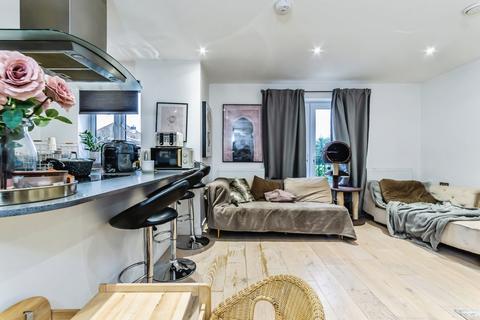 3 bedroom flat for sale, Wickham Road, Croydon, CR0