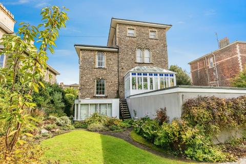 Pembroke Rd, Bristol, BS8