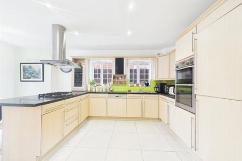 5 bedroom detached house for sale, Horseshoe Way, Hempsted, Gloucester, GL2