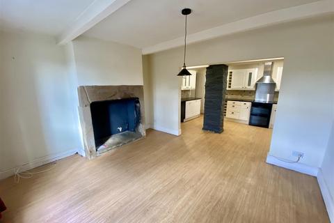 3 bedroom semi-detached house for sale, Huddersfield Road, Mirfield