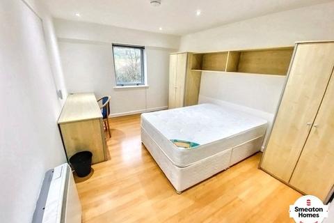 Studio to rent, 28 Central Park Avenue, Devon PL4