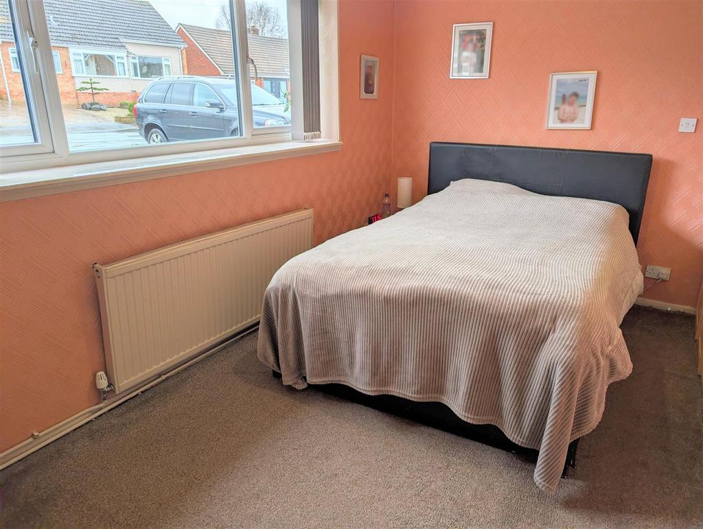 Bed 2.jpg