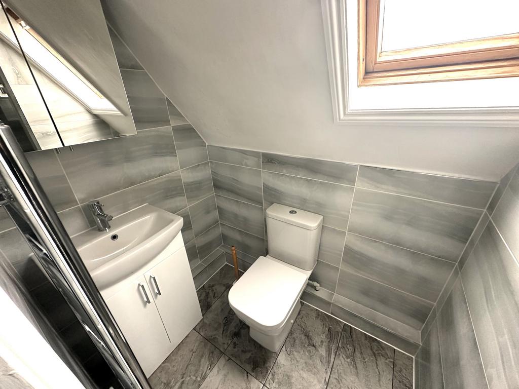4 d (4)