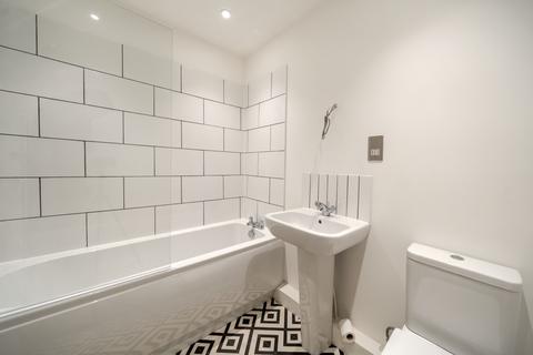 2 bedroom house to rent, Naylor Road, London, SE15