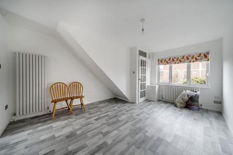 2 bedroom house to rent, Naylor Road, London, SE15