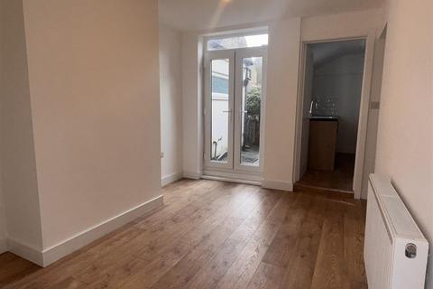 undefined, Chapel Street, Kilburn