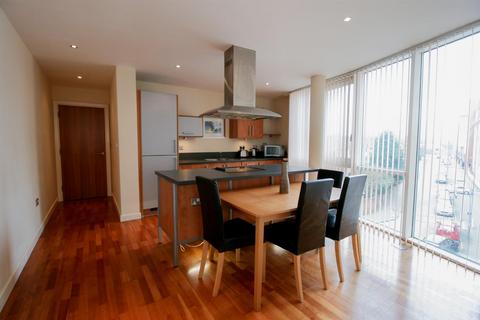 2 bedroom apartment to rent, Glasshouse, 3 Canal Square