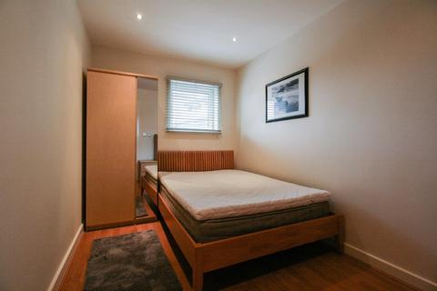 2 bedroom apartment to rent, Glasshouse, 3 Canal Square