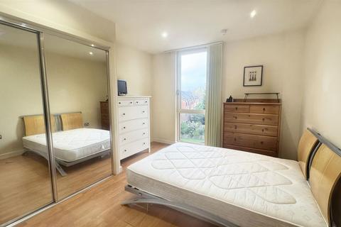 2 bedroom apartment to rent, Glasshouse, 3 Canal Square