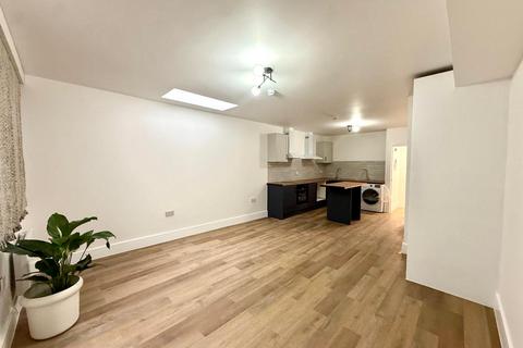 undefined, Otterfield Road, Yiewsley UB7