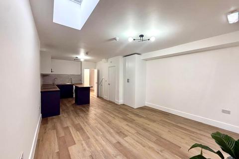 undefined, Otterfield Road, Yiewsley UB7