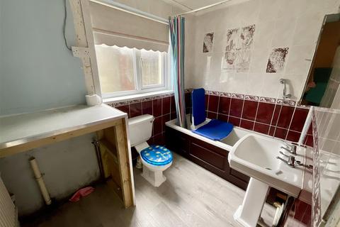undefined, Ynys Wen, Llanelli