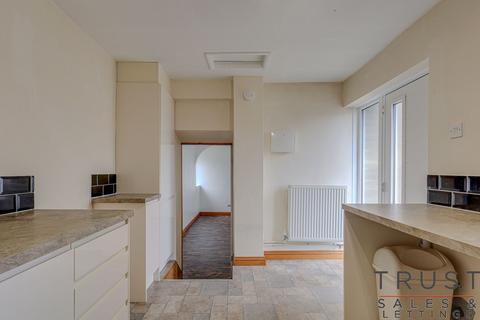 2 bedroom apartment to rent, Tofts Grove, Brighouse, HD6