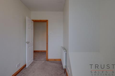 2 bedroom apartment to rent, Tofts Grove, Brighouse, HD6