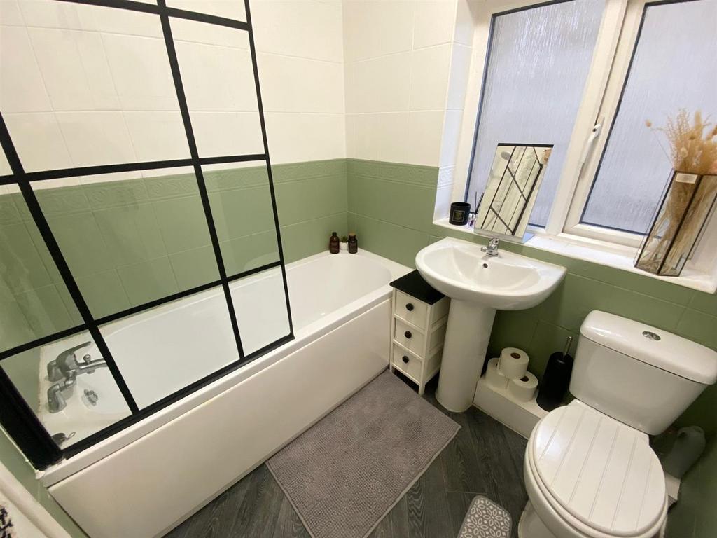 Bathroom.jpg