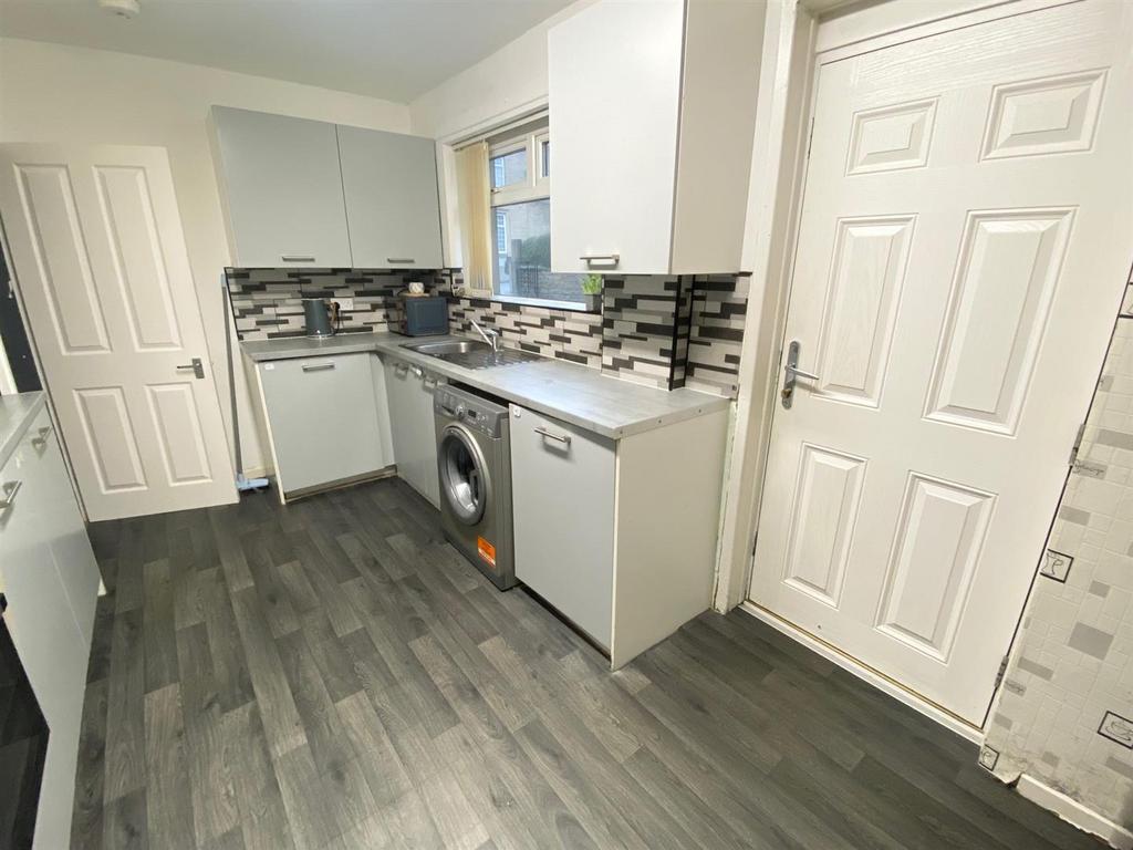 Kitchen 1.jpg
