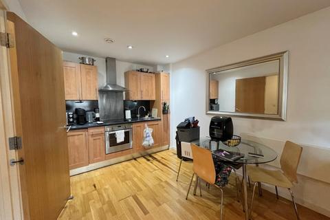 1 bedroom apartment to rent, The Gateway North, Crown Point Road, Leeds