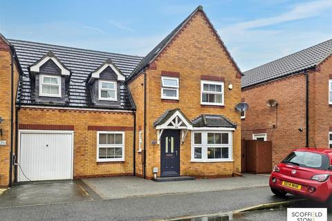 4 bedroom semi-detached house for sale, Thames Way, Hilton, Derby