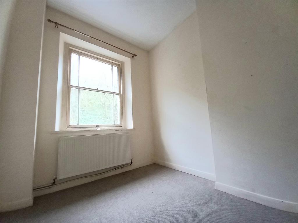 14 Kipling Court Bed 2.jpg