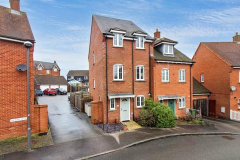 4 bedroom semi-detached house for sale, Acres Way, Aylesbury