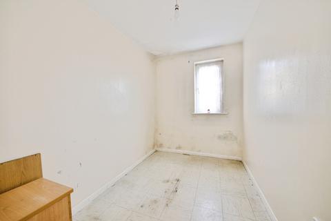 2 bedroom flat for sale, Wigston Close, London, N18