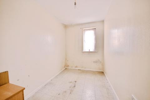 2 bedroom flat for sale, Wigston Close, London, N18