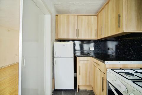 1 bedroom flat for sale, Plevna Road, London, N9