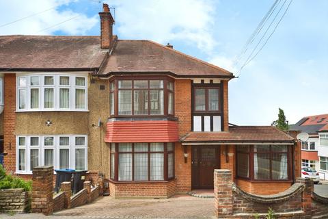 Slades Gardens, Enfield, EN2