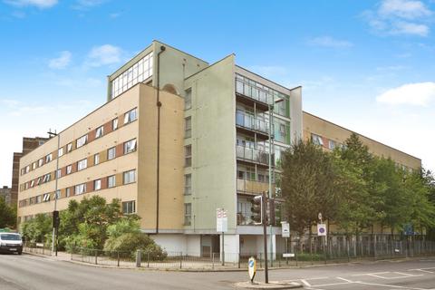 undefined, Main Avenue, Enfield, EN1