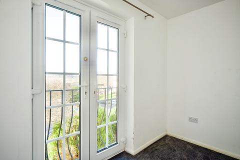 2 bedroom flat for sale, Crofton Way, Enfield, EN2