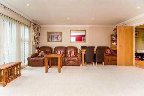 2 bedroom flat for sale, Fairmead Lodge, 8 The Ridgeway, Enfield, EN2