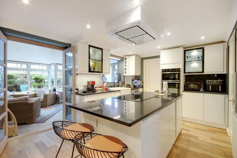 4 bedroom detached house for sale, Drayton Close,High Halstow,Rochester,ME3 8DW