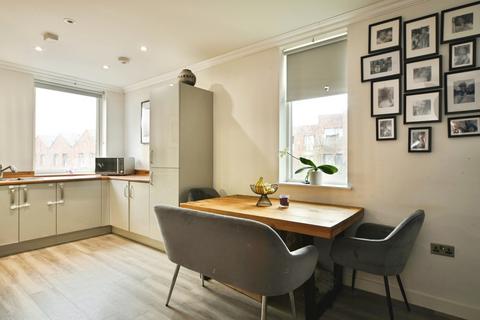 2 bedroom flat for sale, Gardiner Close, Enfield, EN3