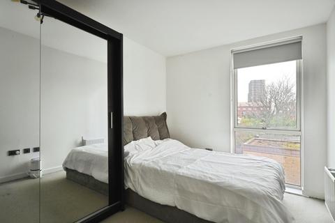 2 bedroom flat for sale, Gardiner Close, Enfield, EN3