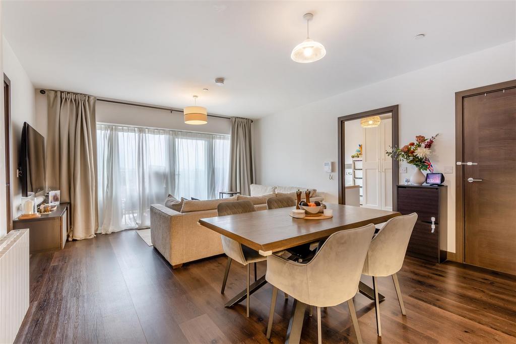 Lounge/Kitchen