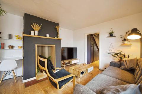 2 bedroom maisonette for sale, First Avenue, Enfield, EN1