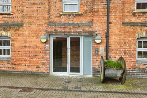 Cairns Close, Lichfield