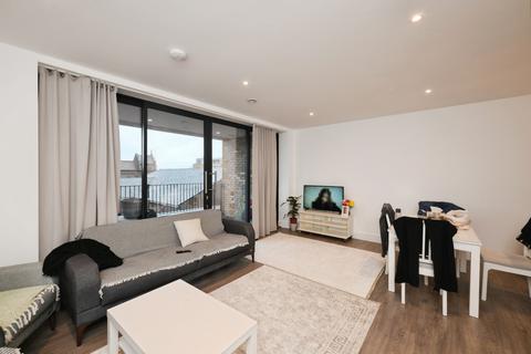 3 bedroom flat for sale, Swanfield Road, Waltham Cross, Hertfordshire, EN8