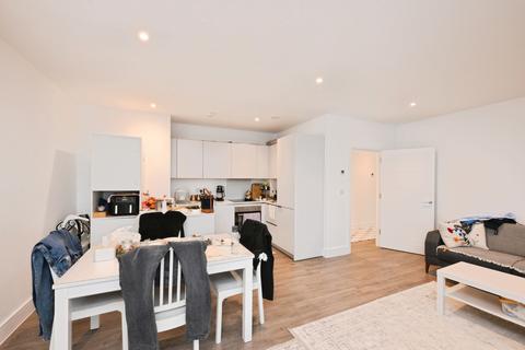 3 bedroom flat for sale, Swanfield Road, Waltham Cross, Hertfordshire, EN8