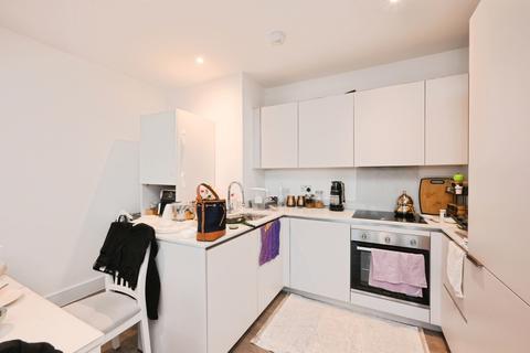 3 bedroom flat for sale, Swanfield Road, Waltham Cross, Hertfordshire, EN8