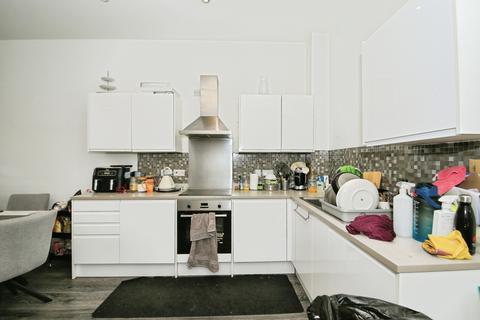 2 bedroom flat for sale, Vicarage Farm Road, Peterborough, Cambridgeshire, PE1