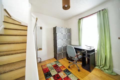2 bedroom terraced house for sale, Barrowell Green, London, N21