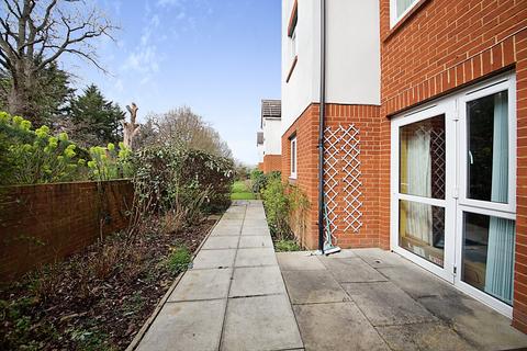 2 bedroom flat for sale, Winchmore Hill Road, London, N21