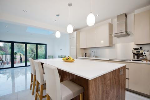 4 bedroom terraced house for sale, Wilmer Way, London, N14