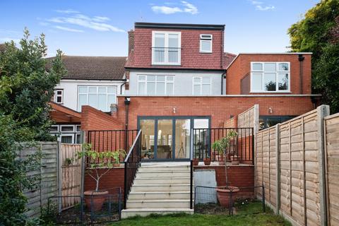 4 bedroom terraced house for sale, Wilmer Way, London, N14