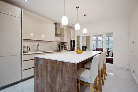4 bedroom terraced house for sale, Wilmer Way, London, N14