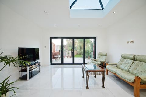 4 bedroom terraced house for sale, Wilmer Way, London, N14