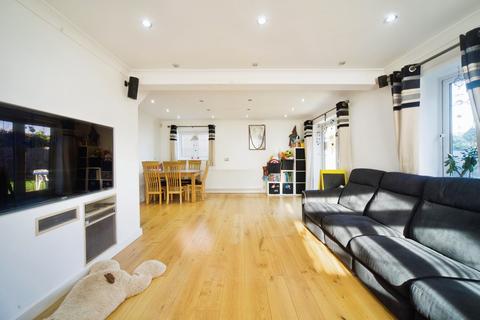 undefined, Crothall Close, London, N13