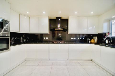 undefined, Crothall Close, London, N13