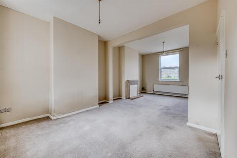3 bedroom terraced house for sale, The Green, Woodford